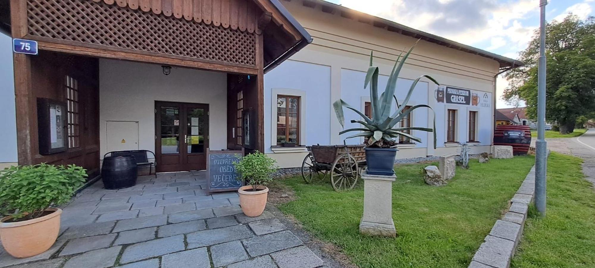 Pivovar A Penzion Grasel Český Rudolec Kültér fotó